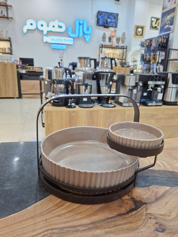 سالادخوری با سس مجستیک بی وی کی